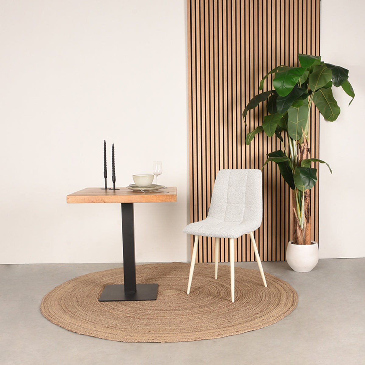 LABEL51 Eetkamerstoel Nino – Warme Bouclé – Chic & Tijdloos